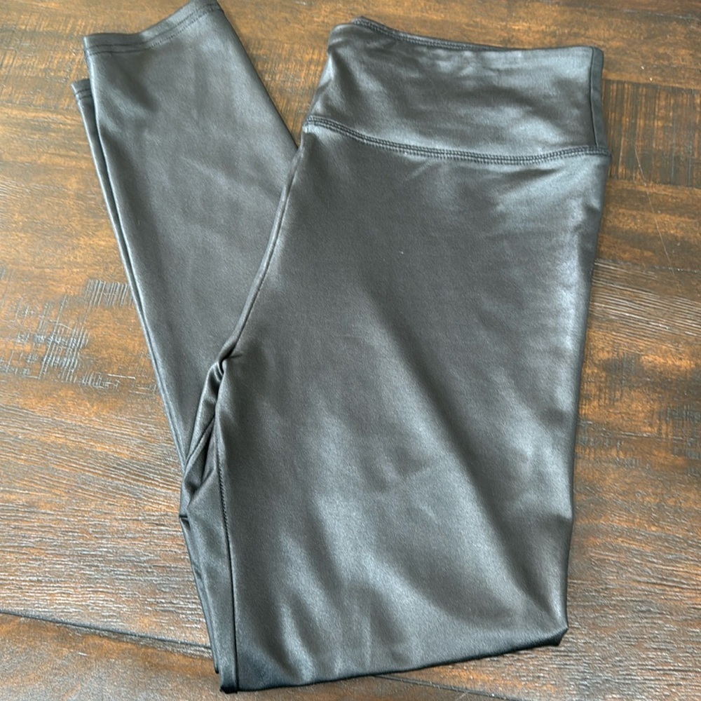 Wild Fable Black Shiny Leggings Size Large